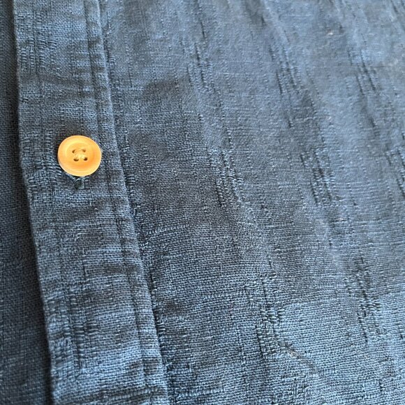 Far Afield Short Sleeve Textured Cotton Blue Button-Up Size 2 - Picture 3 of 5